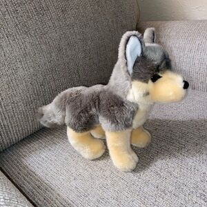 Douglas Dancer Standing Wolf 2016